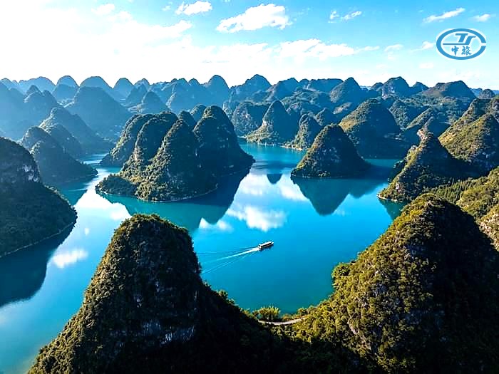 贵阳出发纯玩两日游,游4A马岭河峡谷“地球最美疤痕”,览中国最美五大峰林万峰林与万峰湖。
